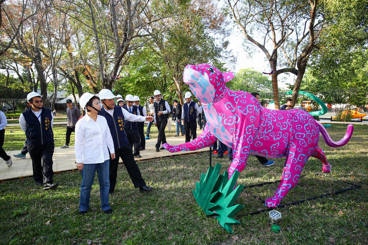 上百種動物花燈現蹤台灣燈會后里馬場園區