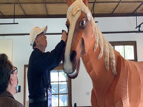 后里馬場-鎮場之寶-駿馬花燈紮燈技巧出神入化