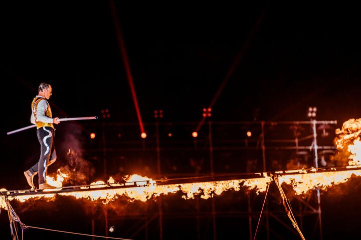 台湾灯会高空火索超精彩