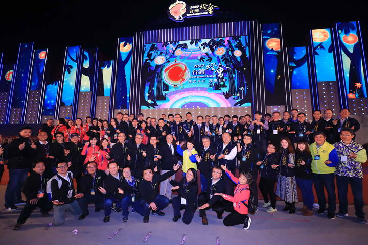 城市英雄-是他们-卢市长慰劳台湾灯会工作人员