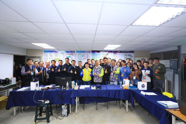 卢市长慰劳台湾灯会警消人员