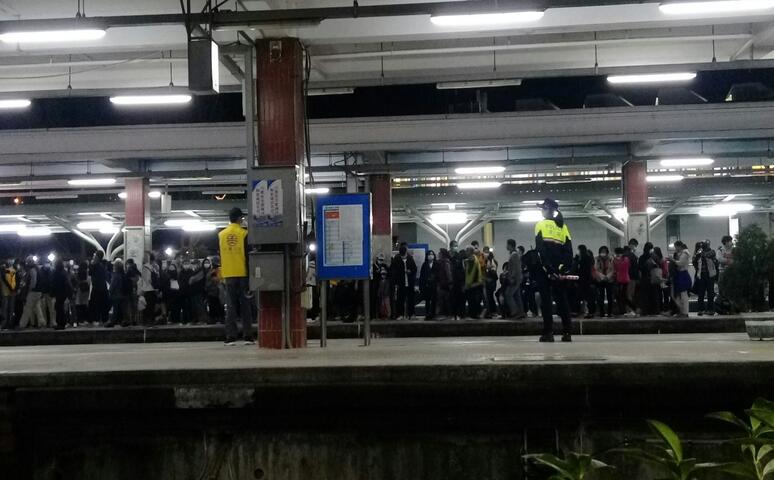 台鐵后里站月台