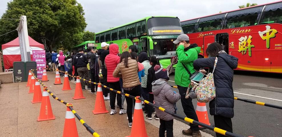 接駁車候車狀況