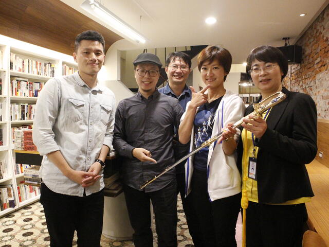 台中市政府新闻局陈副局长-右1-特到场支持