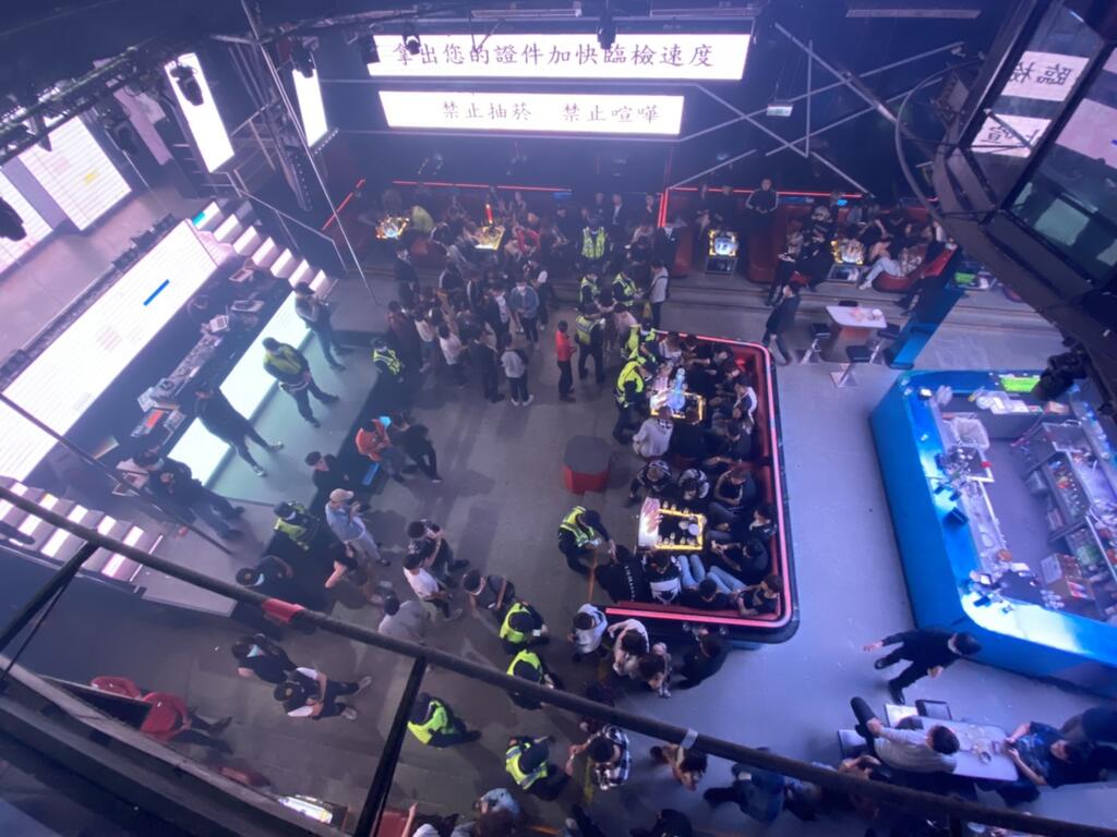 中市府联合稽查夜店.jpg