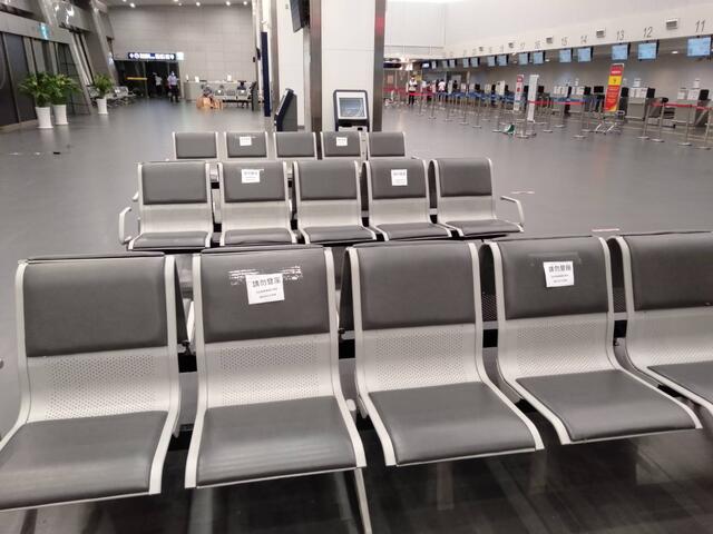 座位区以梅花座方式安排