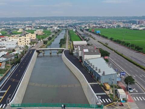 安良港排水護岸與道路-永天橋至下莊橋-改善完成.jpg