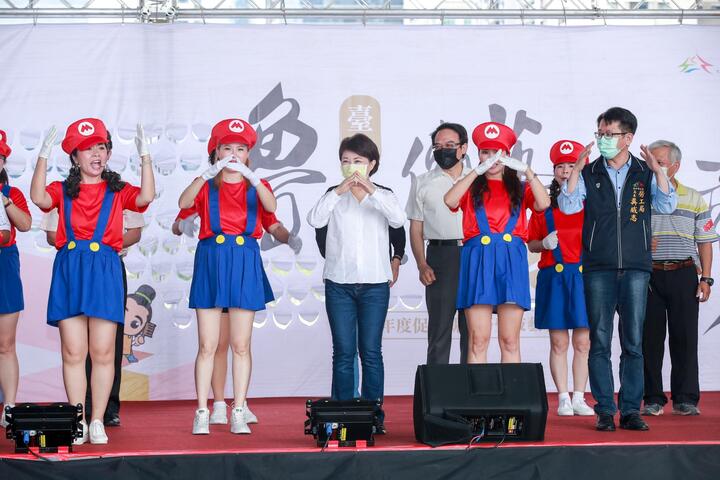 台中市美容業職業工會熱舞開場