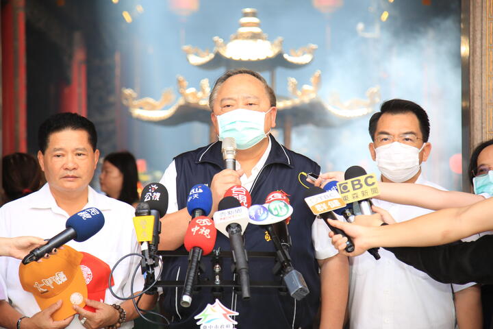 副市長陳子敬接受媒體訪問