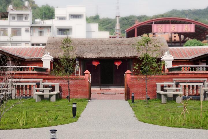 霧峰林家-草厝-今年4月完工-傳統茅草屋頂風華再現
