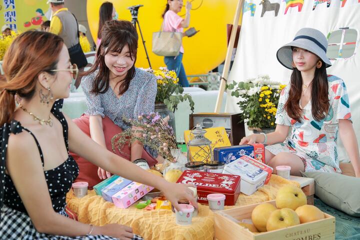 今年规划一系列体验农乐活动-包括梨果巴士-采果活动-寻宝集章-野餐等多元内容