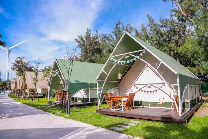 一共建置32帐生态旅游豪华露营帐篷