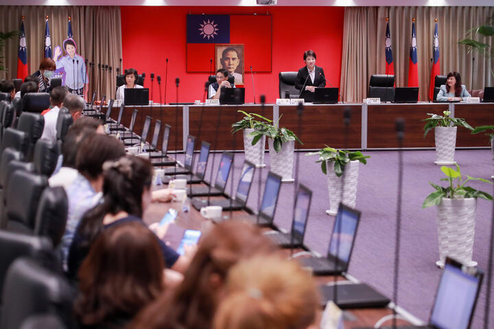 盧市長表示-感謝總會及商圈代表的政策協助與推廣商圈發展的經驗分享-讓台中商圈邁向國際觀光商圈