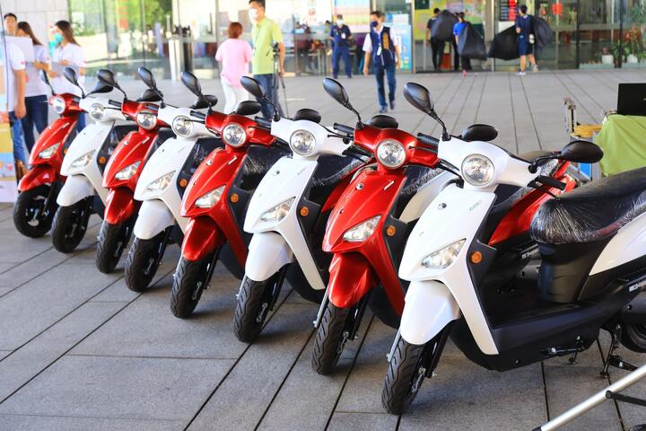 天天抽电动机车