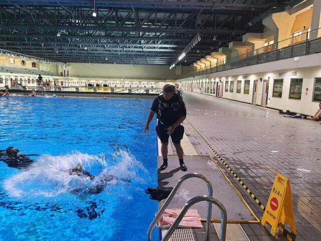 學員示範-背後式的水花