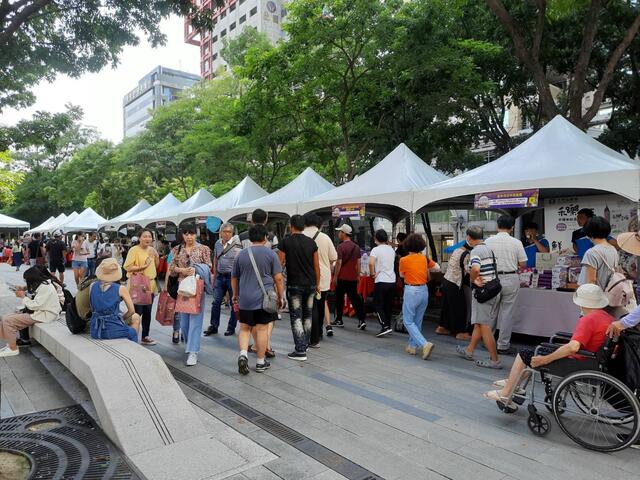 現場設置70個展售攤位