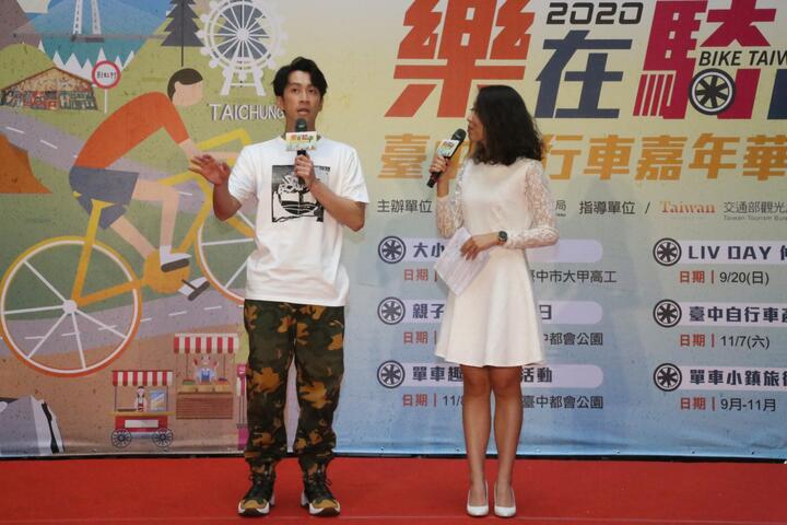 熱愛自行車運動的綜藝才子陳漢典到場支持
