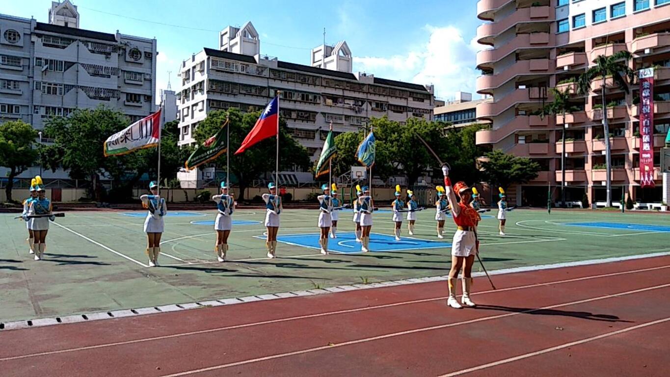 台中雙十國慶精采可期-中女中樂儀隊迎旗演出
