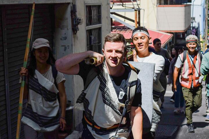 今年邀请知名youtuber拍摄踩线影片