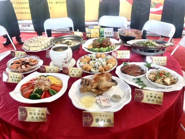 今年菜单全新升级-集结各店名厨职人手路菜-米其林必比登美食也在其中