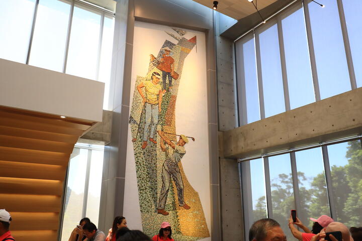 國寶藝術家顏水龍創作的壁畫現今保存於新館館內