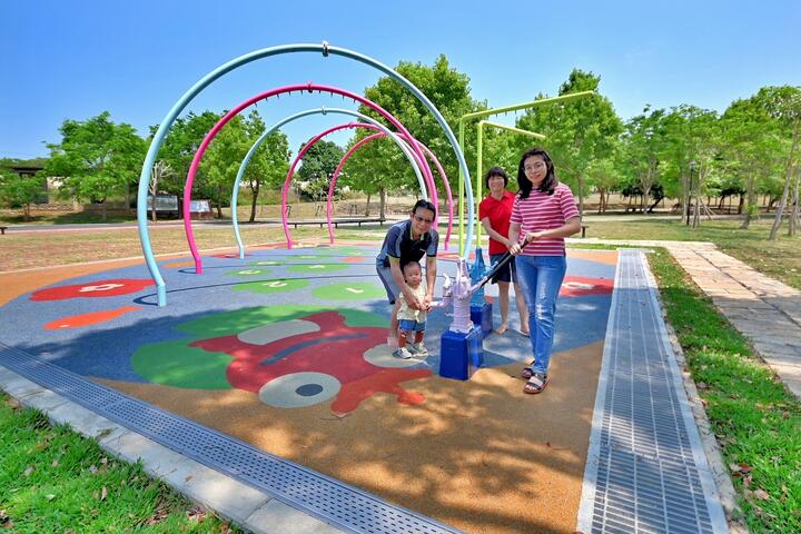 1090901-潭雅神綠園道-社南廣場_201008_0