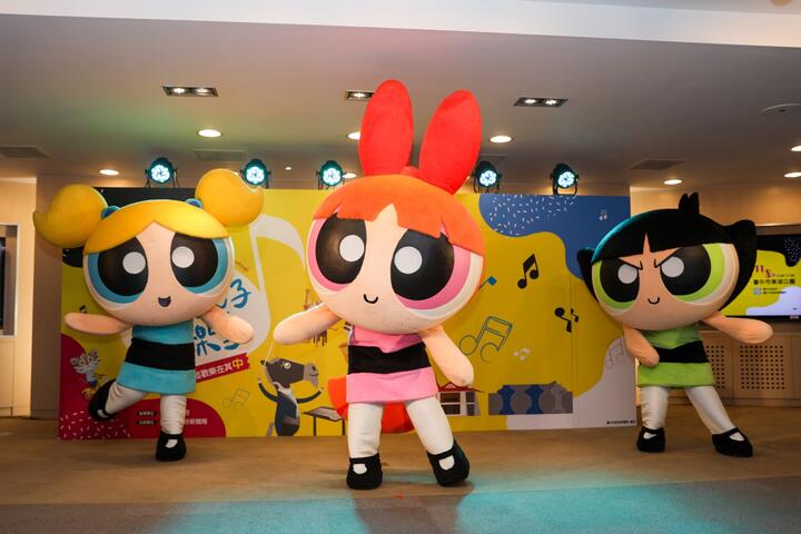 飛天小女警更帶來動感唱跳