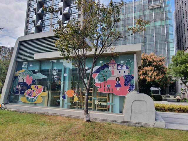 鮮-味十足-中市府攜手果菜公司打造網美飲品站