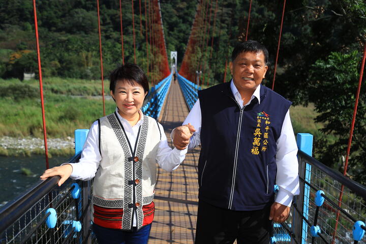 兼具實用與觀光的打卡景點-盧市長視察台中最長美橋-白鹿吊橋