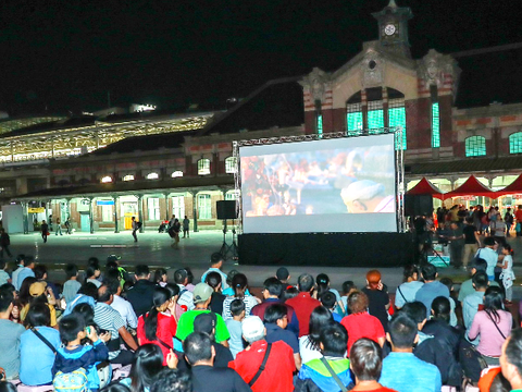 2018年台中火車站前露天電影放映-資料照