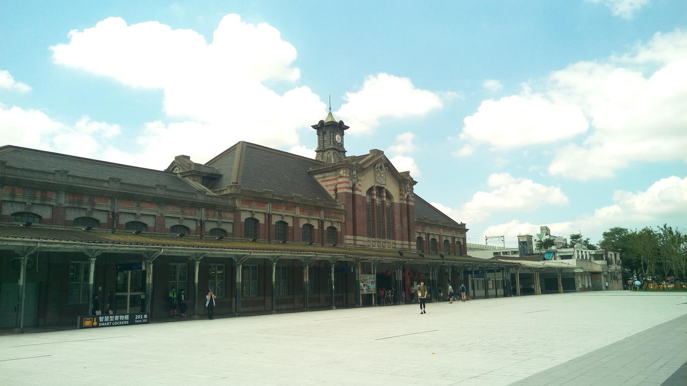 耶誕倒數-12月4日至12月6日台中火車站前免費看電影-抽好禮