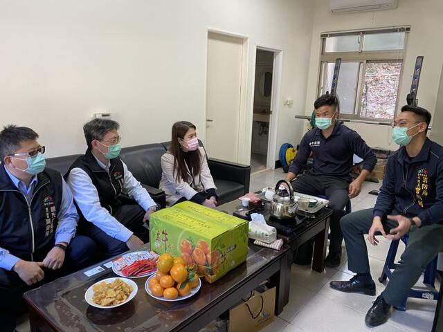 中市府觀旅局慰勞谷關警消人員-感謝協助登山活動