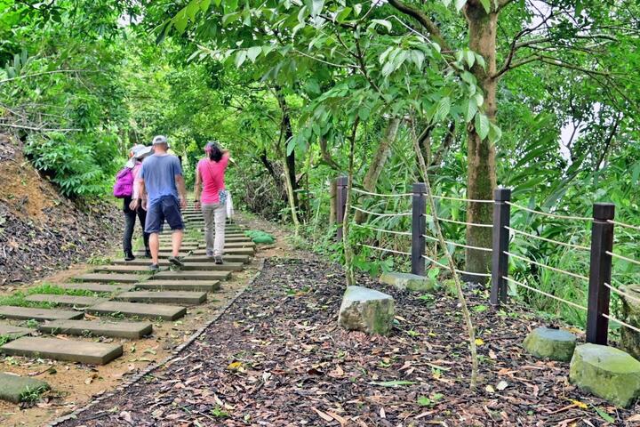 太平區咬人狗坑登山步道既有休憩區改善完工