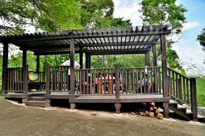 太平區老鼠崎登山步道新建休憩平台