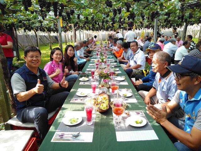 台中市政府農業局與新社區農會輔導馬力埔與抽藤坑休閒農業區-今-4-日在新峰農場舉辦-漫遊新社四季行-葡萄饗宴趣-四季農旅