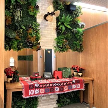 捷運文心森林公園站公廁也有聖誕裝置