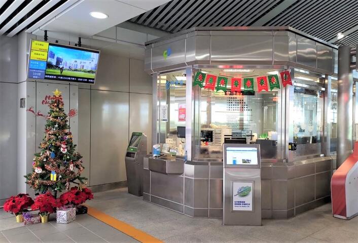 捷運綠線車站內洋溢聖誕氣氛