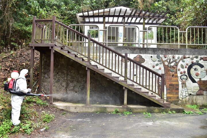 新田登山步道环境设施加强清洁及消毒