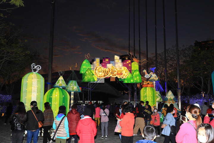 今年文心森林公園燈區以-台中虎耶ya-為主題