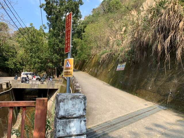 潭子區風動石產業道路道路狹小