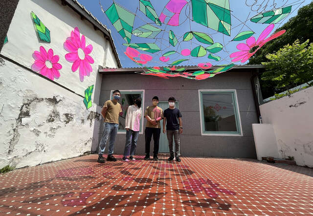 清眷駐村團隊-中空場域-創作-植被子-作品就像一張攤開的棉被-大家從中間