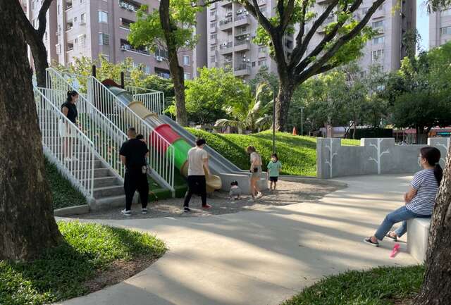 民俗公園-溜滑梯