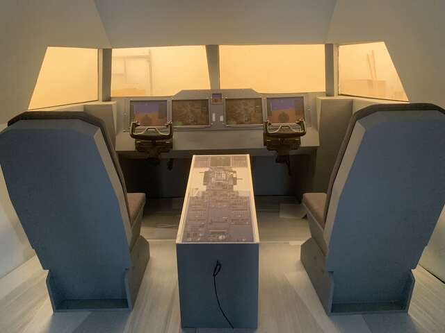 实体客机驾驶舱等设备皆一应俱全