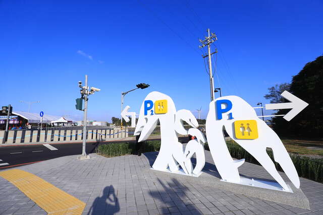 设置入口意象地标-串连海线观光廊带