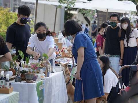 邊緣工事-綠光小市兩大市集吸引滿滿人潮