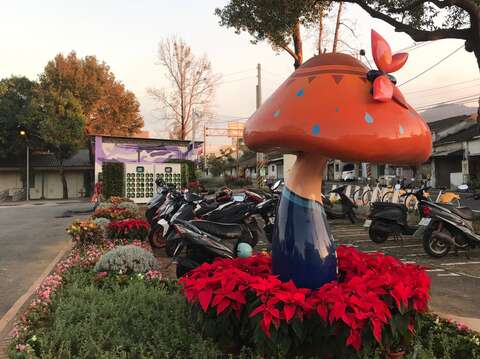 花園中的停車場-中市府美化新社中興嶺停車場