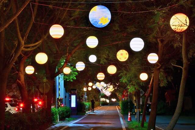 東豐綠廊沿線絢麗的光環境廊道-夢幻指數破表