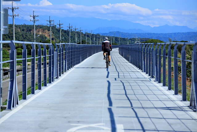 騎鐵馬享深度旅遊