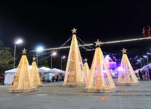 2022台中好聖誕主燈亮相-傳遞愛與祝福的能量