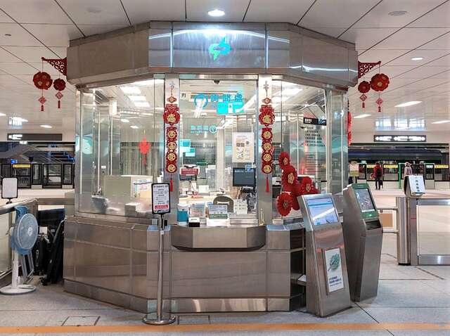 中捷车站以春节布置增添年味